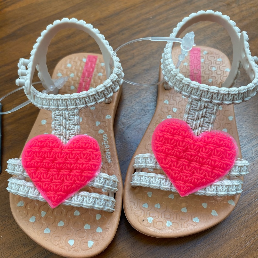 Ipanema baby sandals size 5